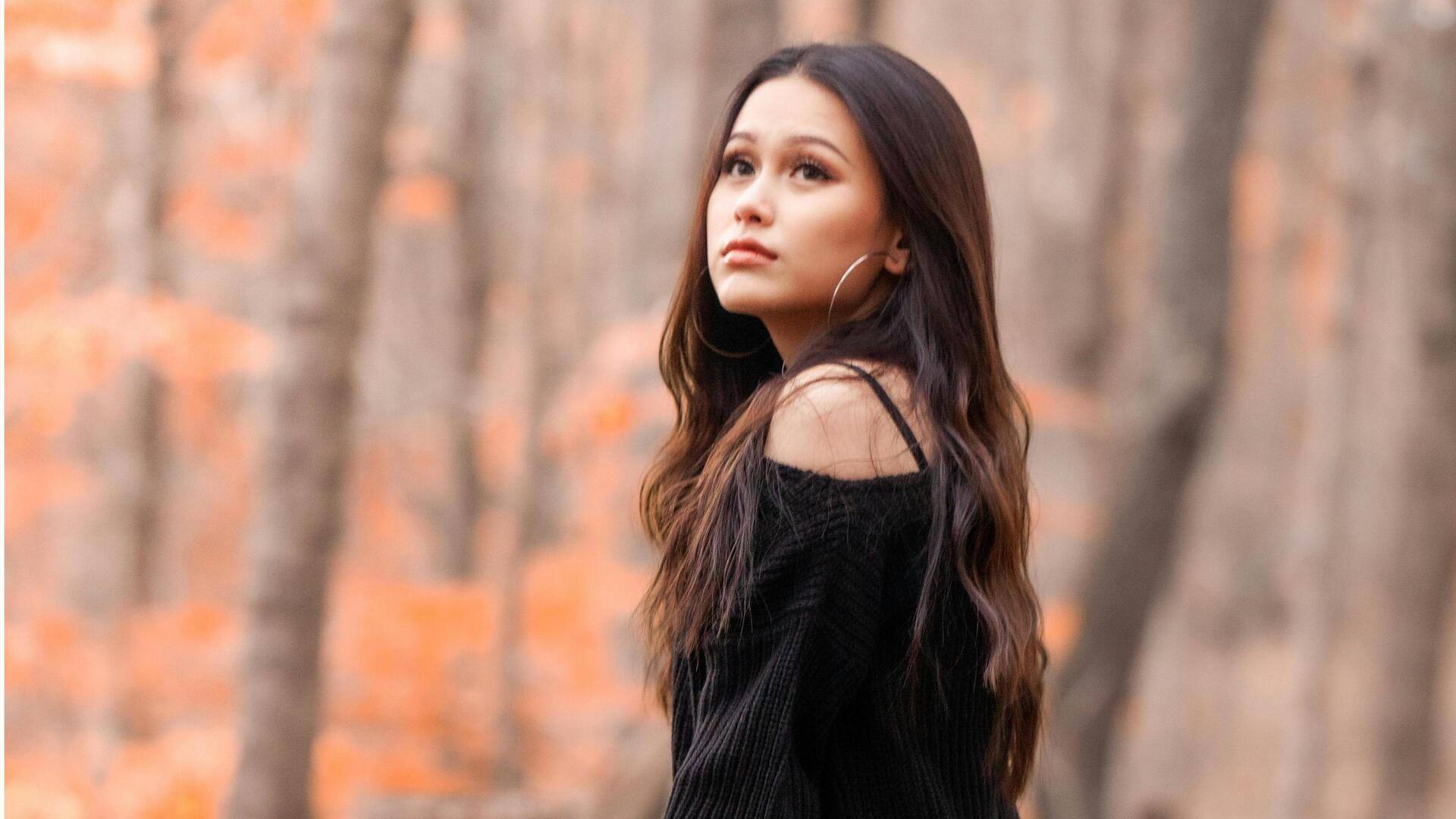 断ち切り袖セーターの5つの実験的スタイリング方法