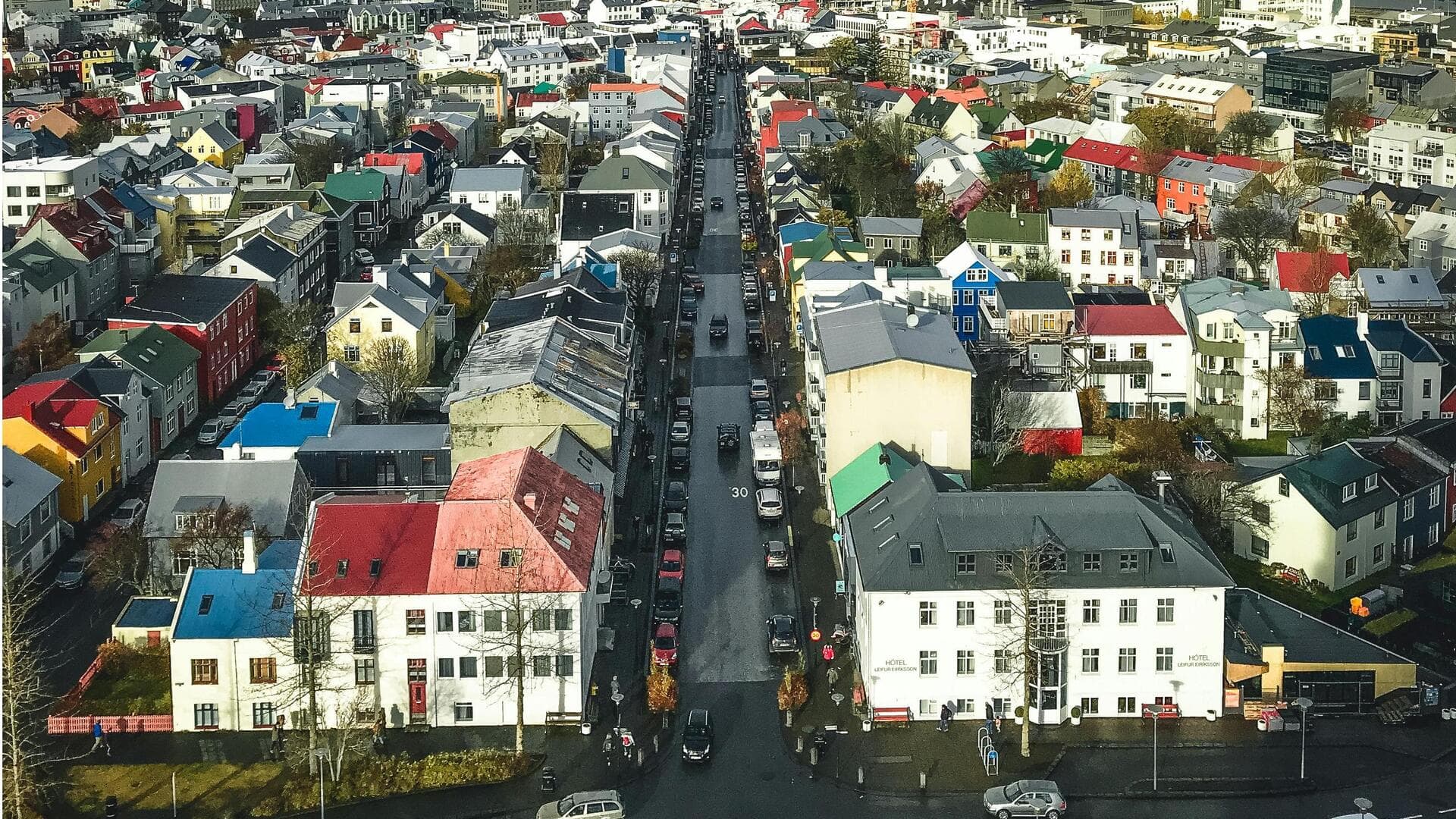 レイキャビクのアートシーンを探る：ギャラリーや博物館以外の楽しみ方