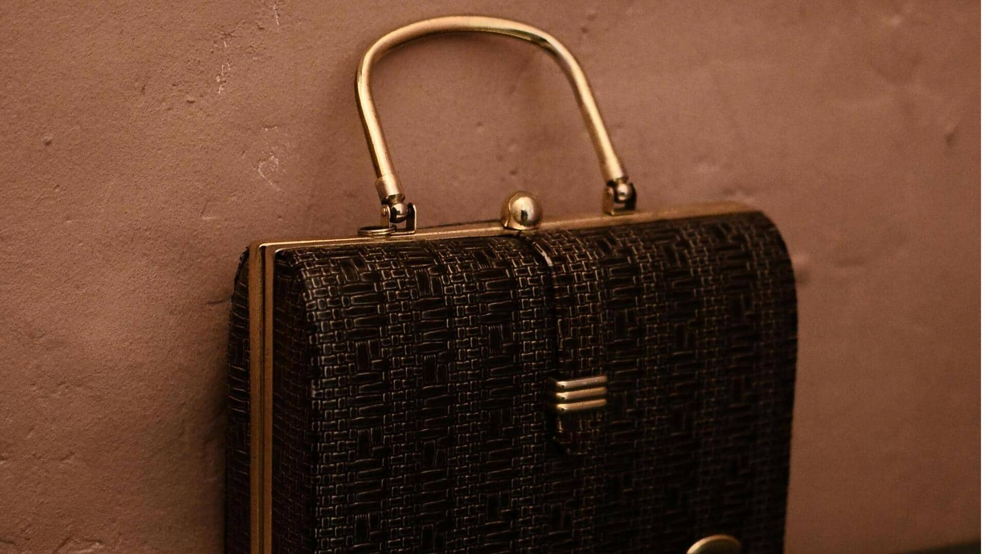 メタリックファッションを日常に取り入れる5つのコツ メタリックファッションを日常に取り入れる5つのコツ