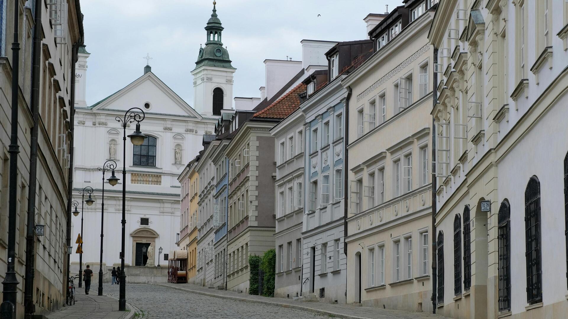 ワルシャワの戦後モダニズム建築：デザイン愛好家のための五つの驚き