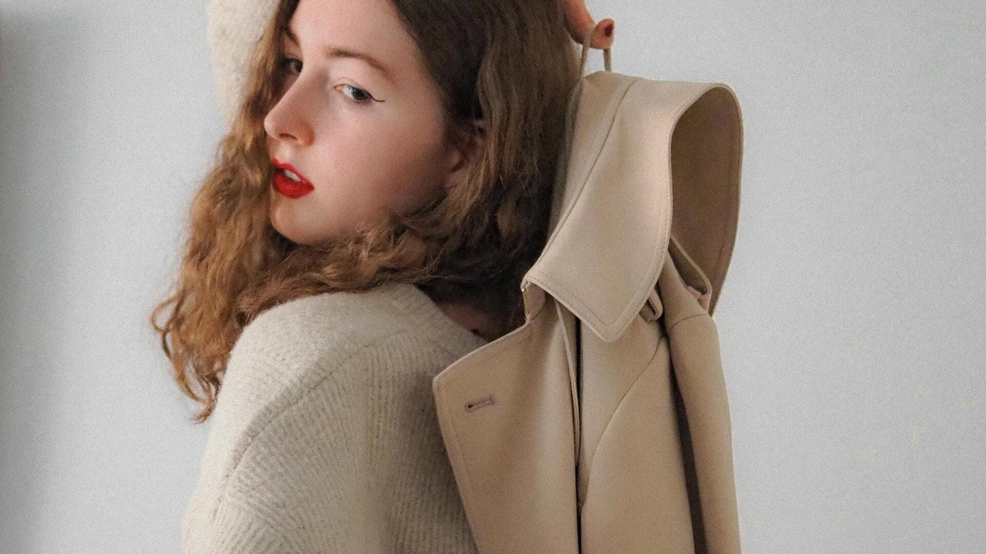 トグルコートで冬のミニマリズムを極める