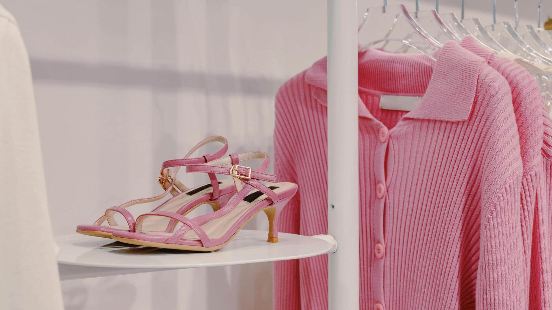 冬のファッションにぴったりな5つのダスティージェードカラー