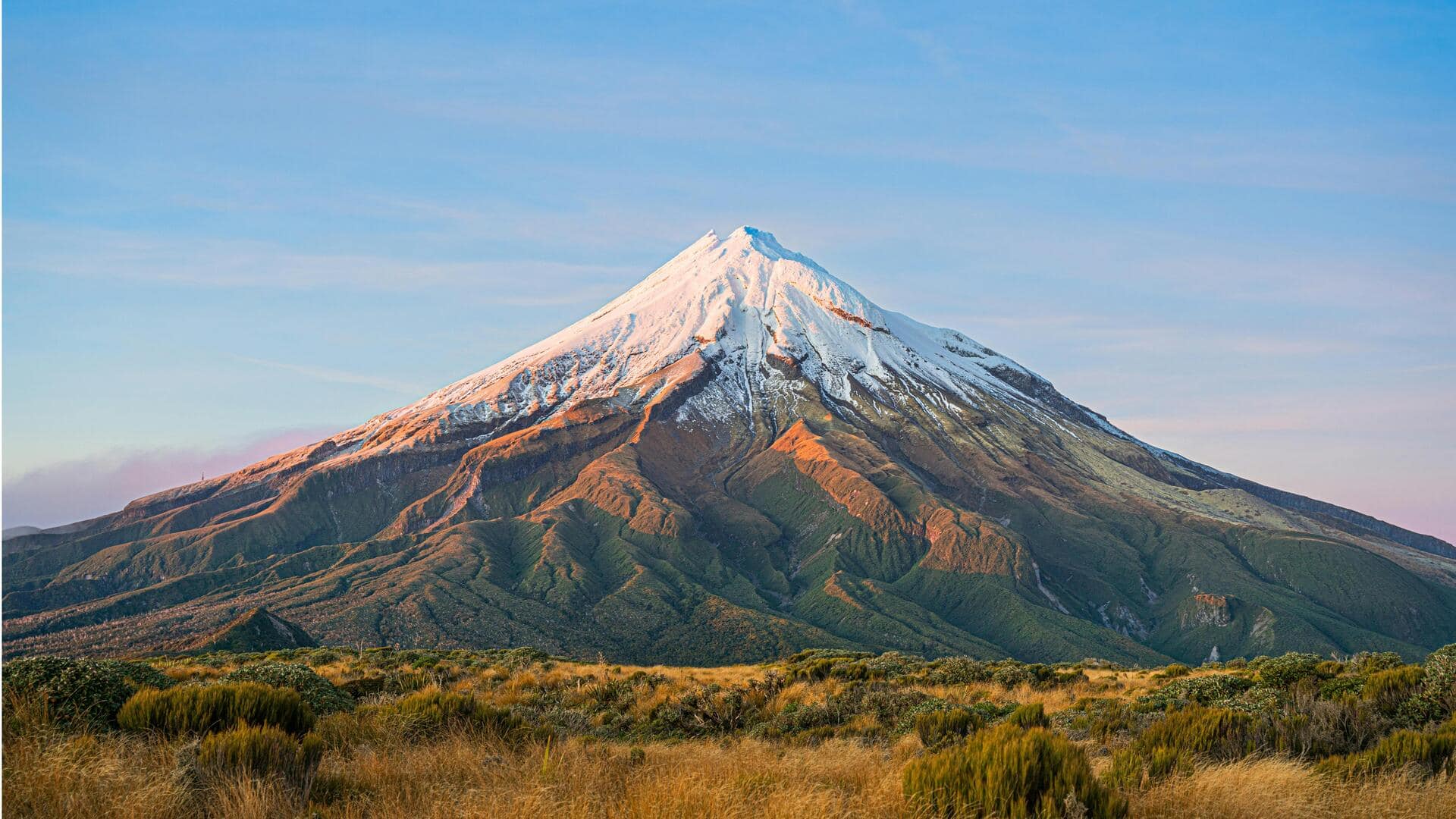 ニュージーランドのタラナキ山を探検しよう