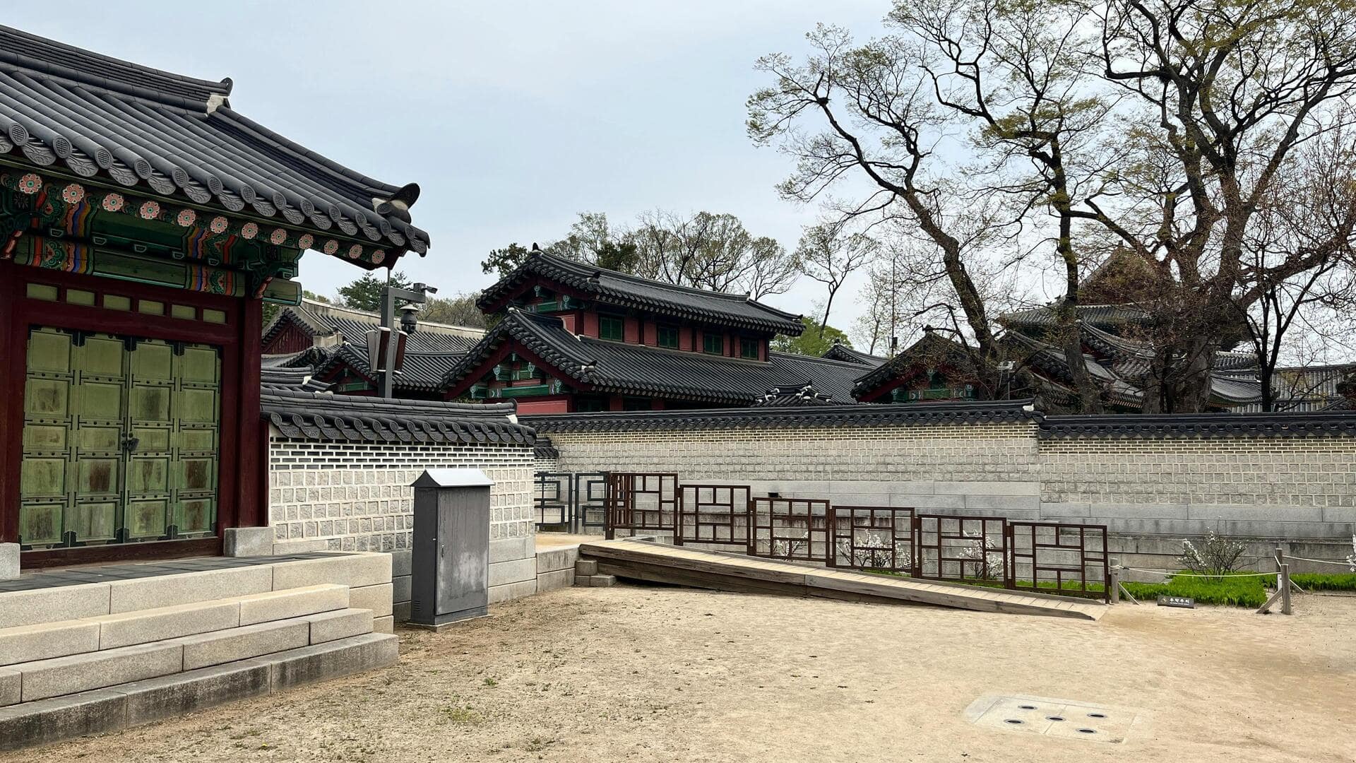 ソウルの静かな宮殿庭園:五つの穏やかな体験 ソウルの静かな宮殿庭園:五つの穏やかな体験