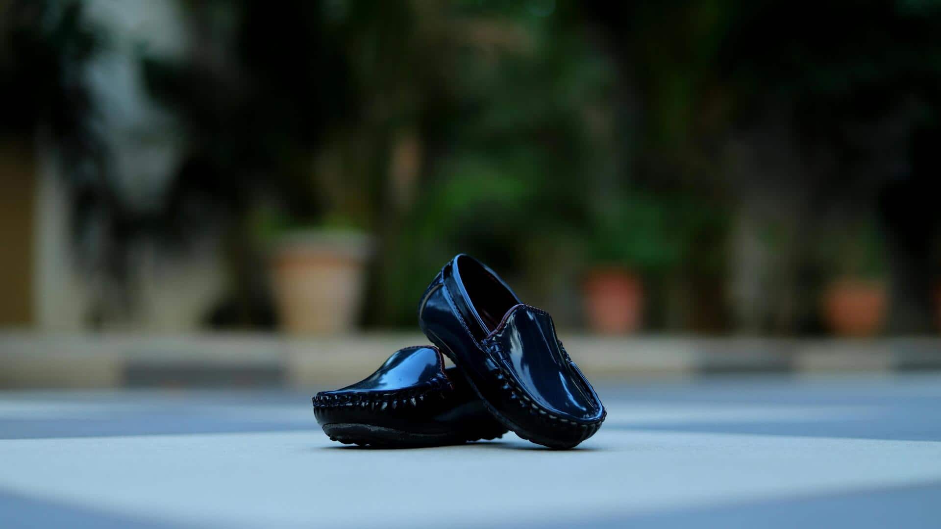 オフィスで快適に：シェルパライナー付きローファー5選