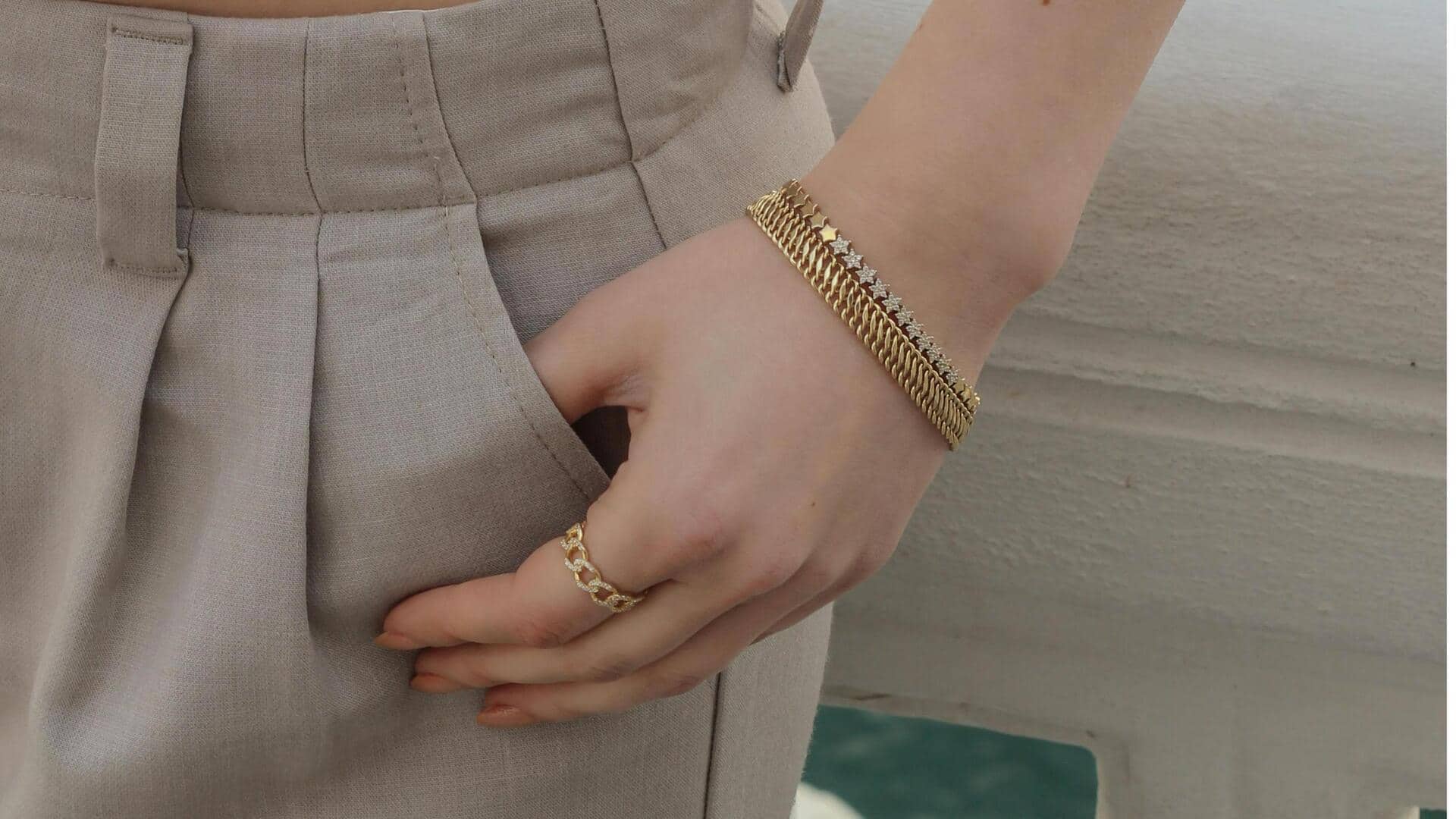 プリーツパンツで冬の新しいスタイルを楽しむ