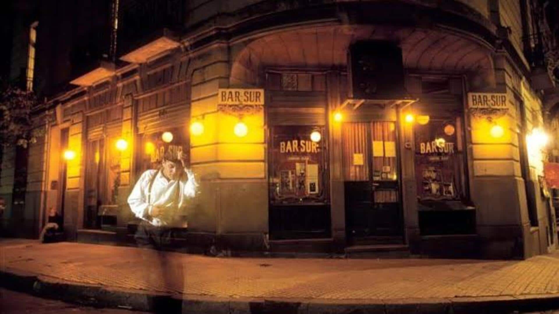 ブエノスアイレスの夜: タンゴとカフェと光