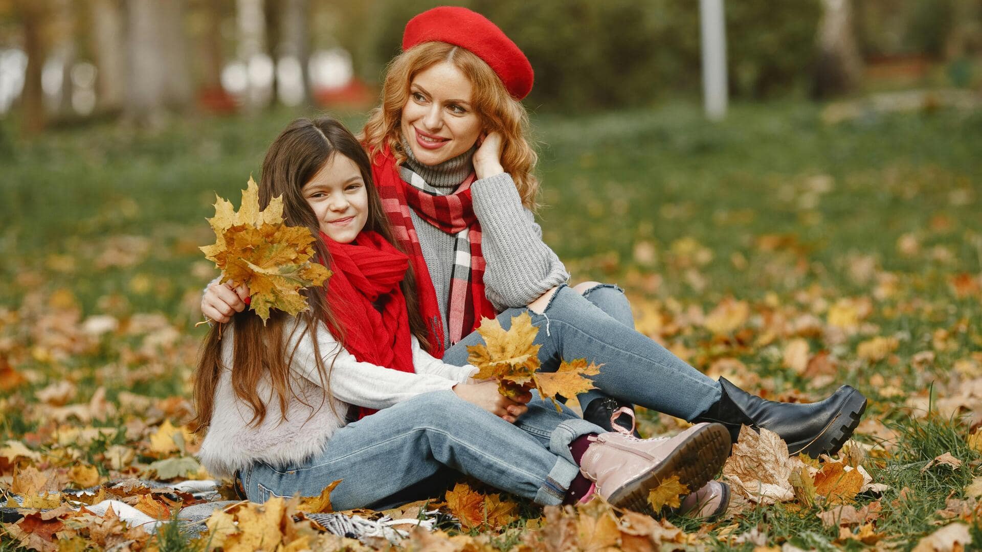 秋のスカーフでアクセサリーを再定義