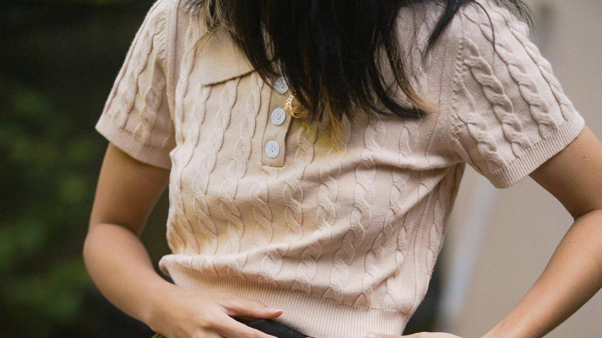 冬のオフィスカジュアルに最適なミニマルニットポロ5選