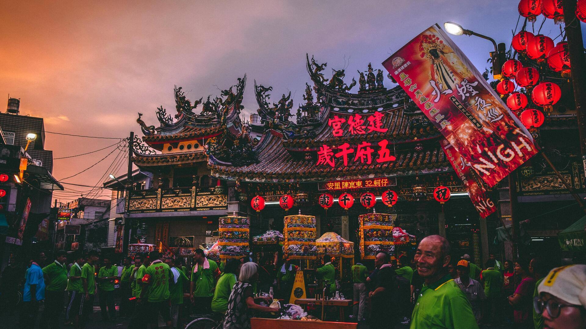 台北の活気ある夜市を体験しよう