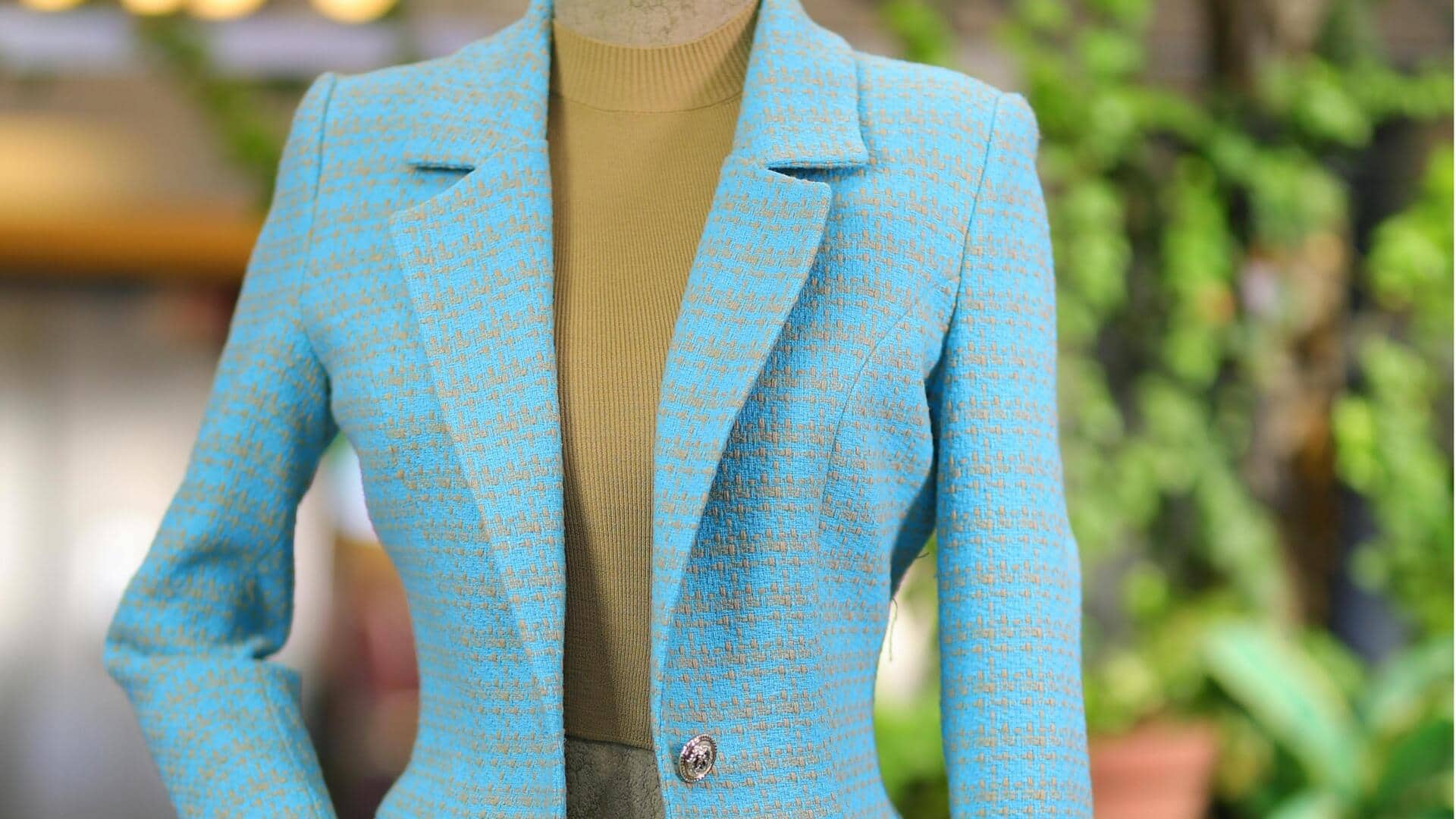 シングルブレストのミドルウェイトコートで冬を格上げ