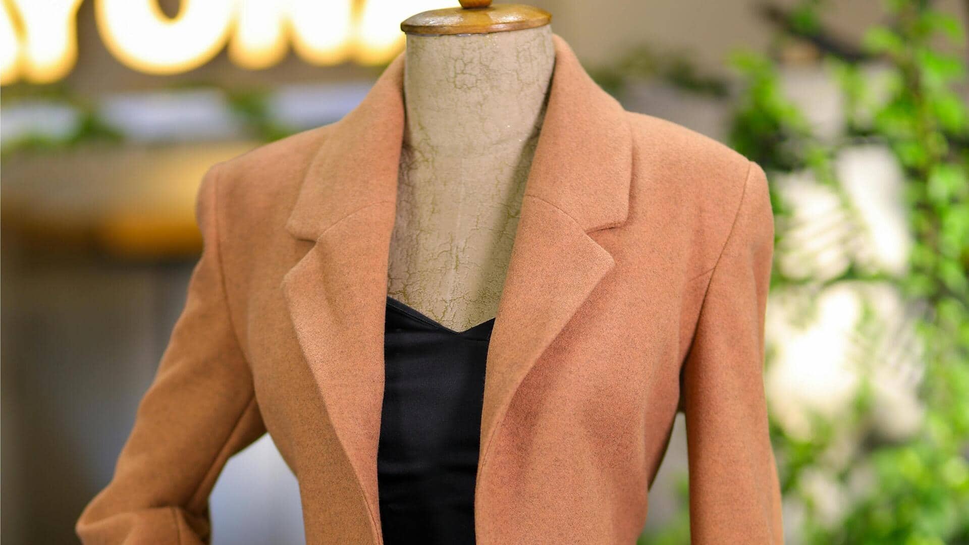 日本の秋のオフィスファッションを変える５つのブレザー