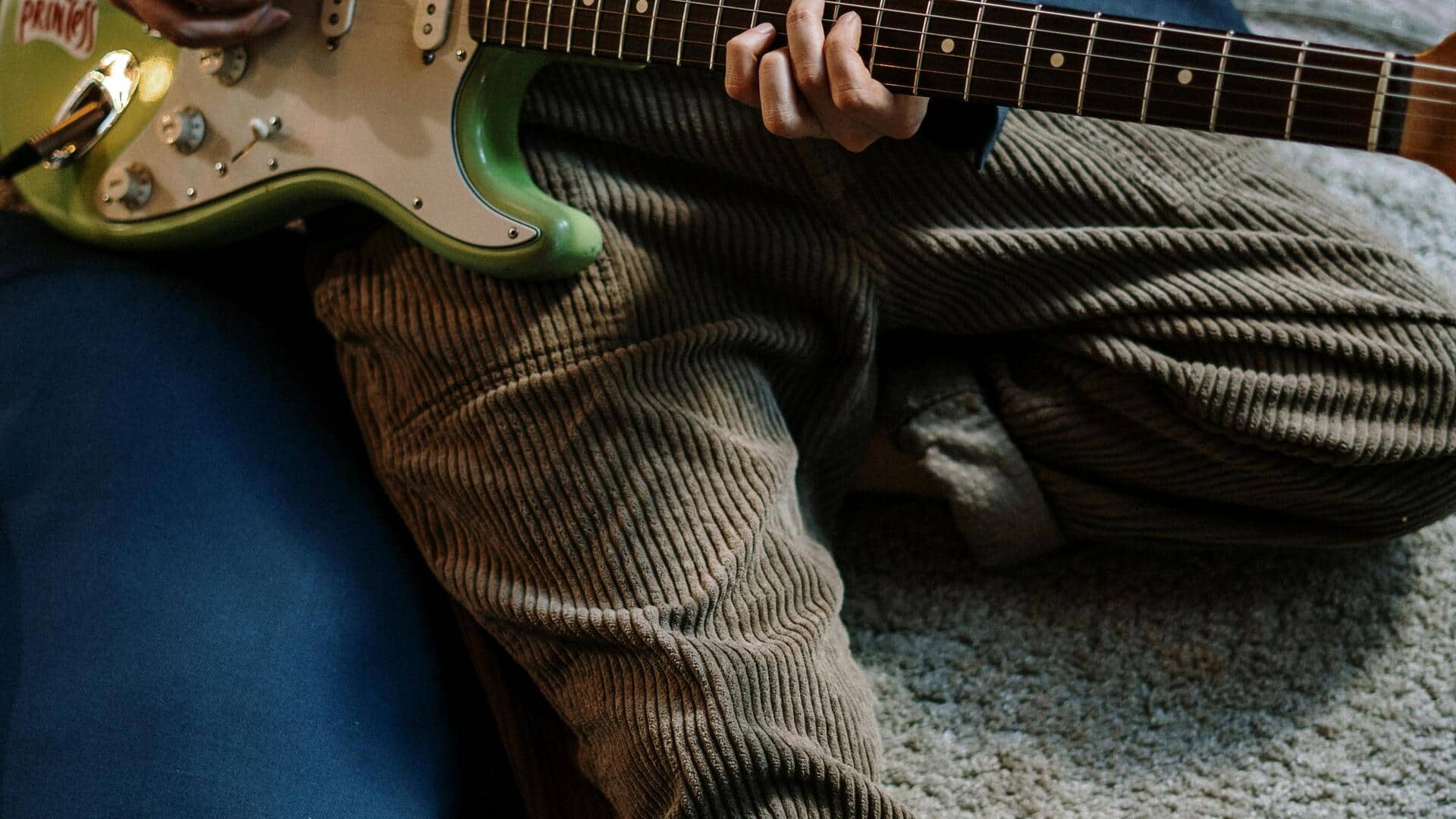 秋のスタイルを引き立てる5つのコーデュロイパンツ