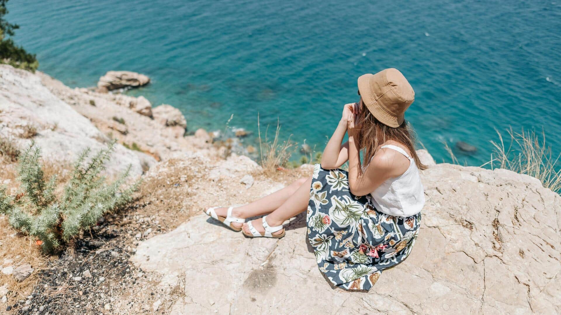 夏にぴったりのフローラルスカート:スタイルと快適さの完璧なバランス 夏にぴったりのフローラルスカート:スタイルと快適さの完璧なバランス