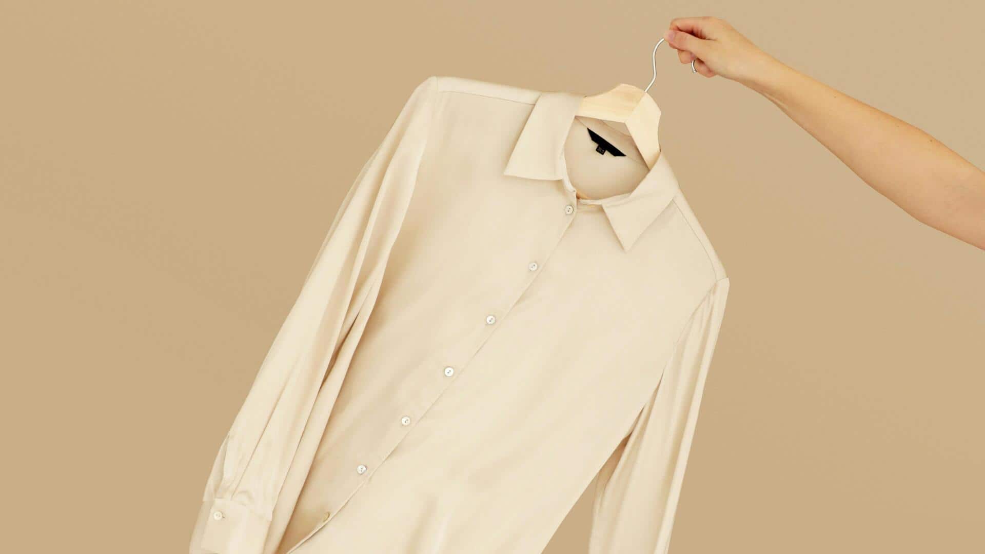 ソフトブラッシュトウィルシャツ：冬のビジネスカジュアル必須アイテム