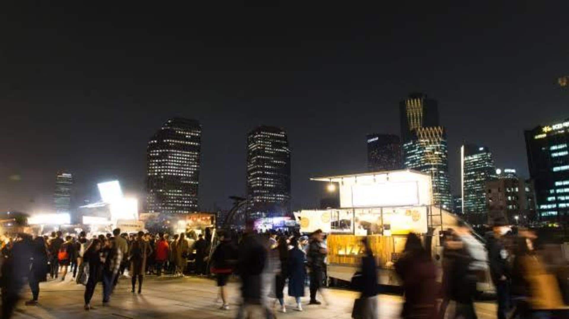 ソウルの夜景を楽しむ：ショップ、ライト、ストリートパフォーマー