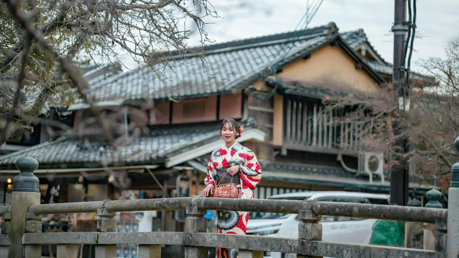 日本の漁村スタイルにインスパイアされたカジュアルな夏の服装