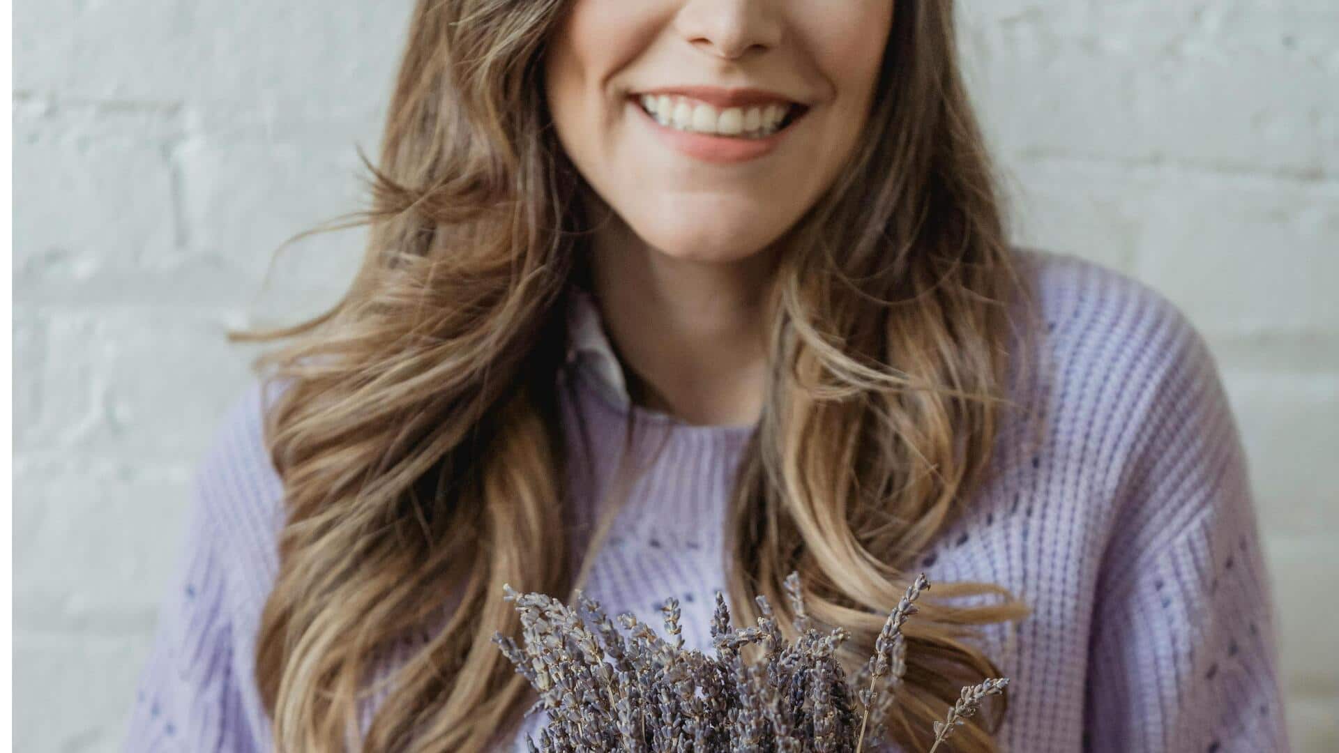 冬のレイヤリングに最適な錆びた銅と淡いラベンダー