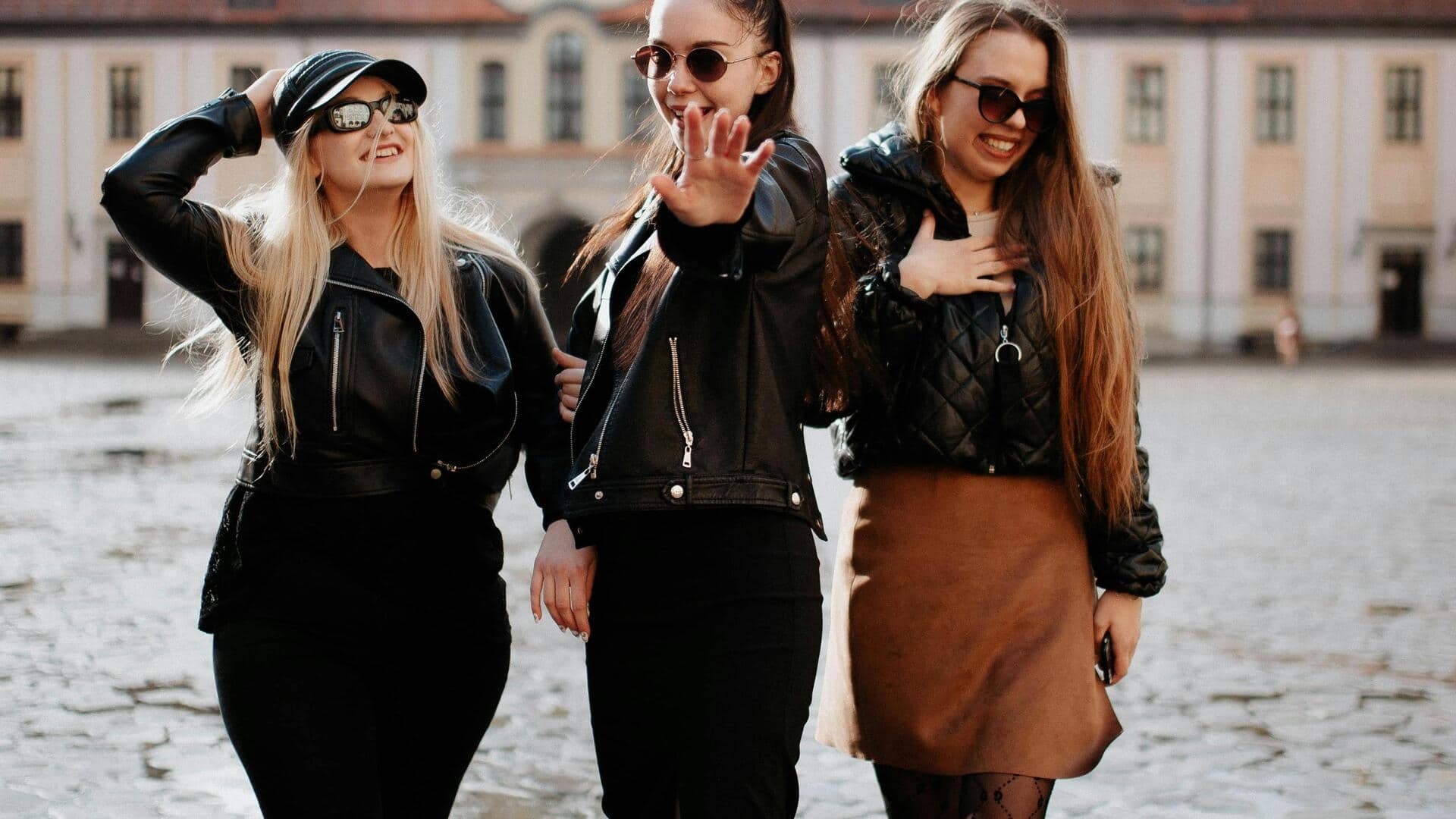 秋のファッションを変えるレザーのスカート5選