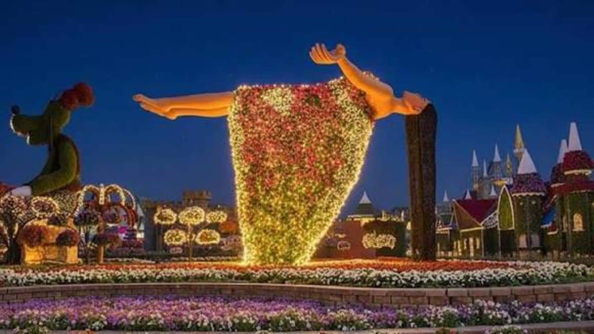 ドバイの夜の庭園と文化的な夕べショーを探る