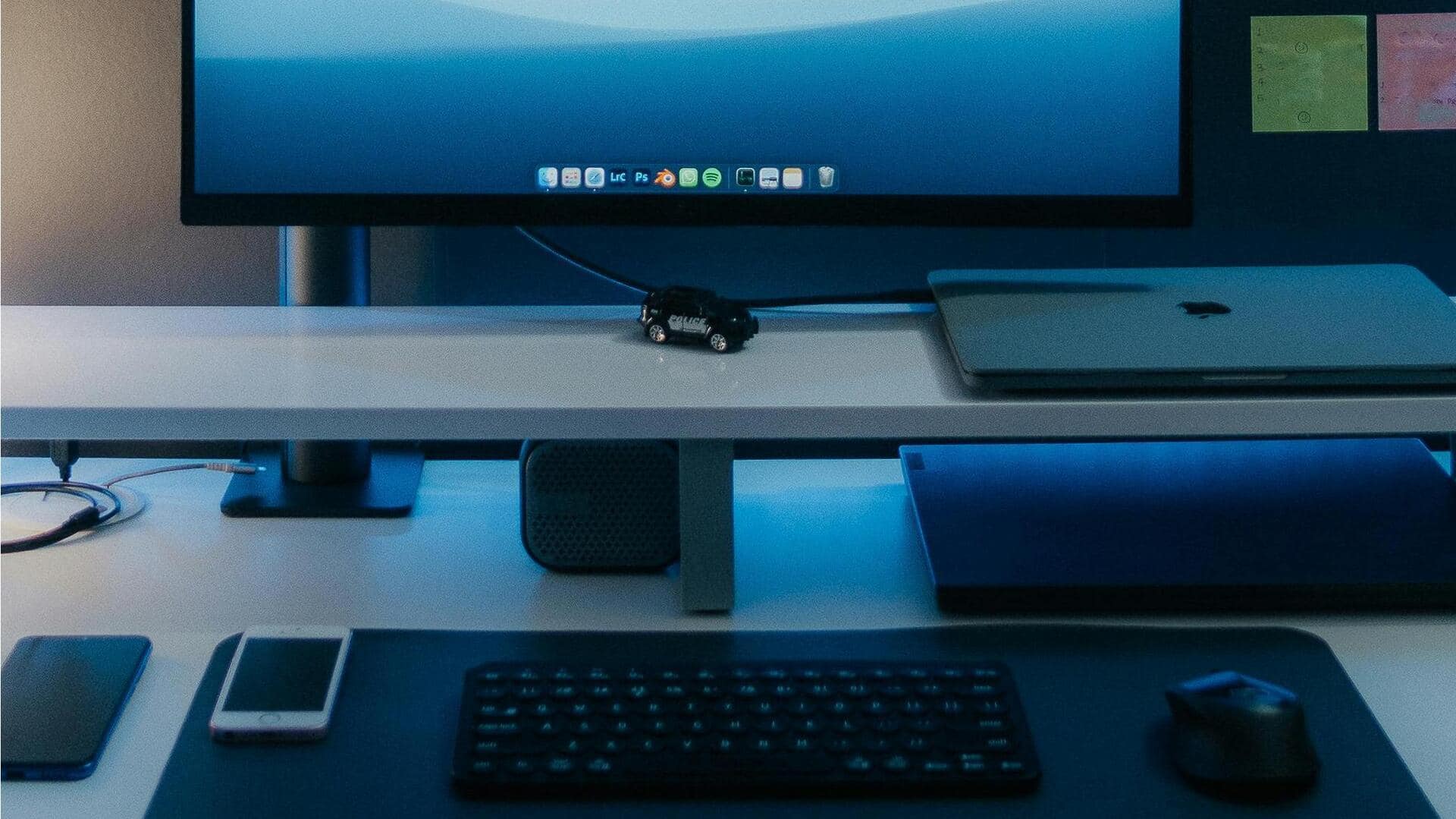 自宅オフィスでの安全なモニター取り付け方法