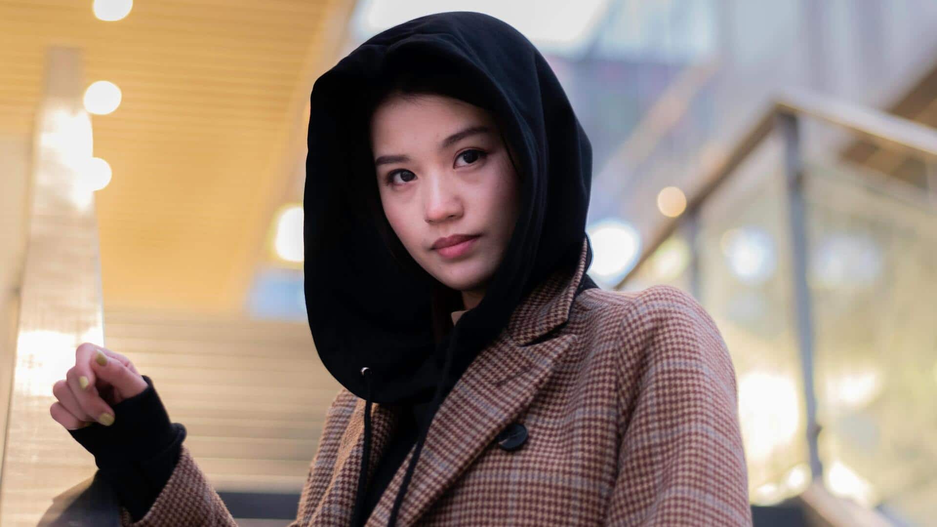 日本の冬のストリートスタイル：大胆なパターンとレイヤリングのマスター