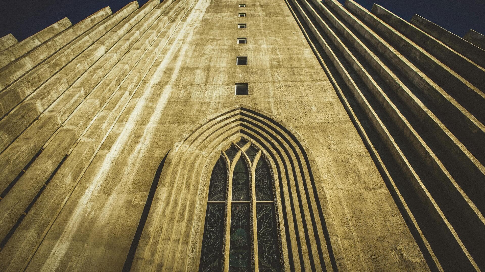 レイキャビクのガラスアートスタジオを探る