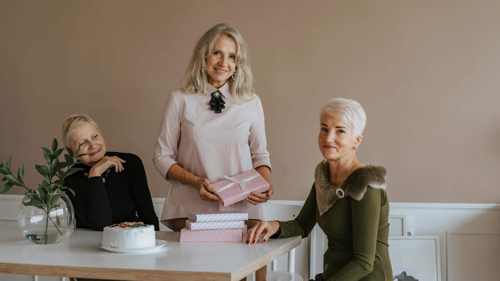 古いスマホ箱でデスクを整理する方法