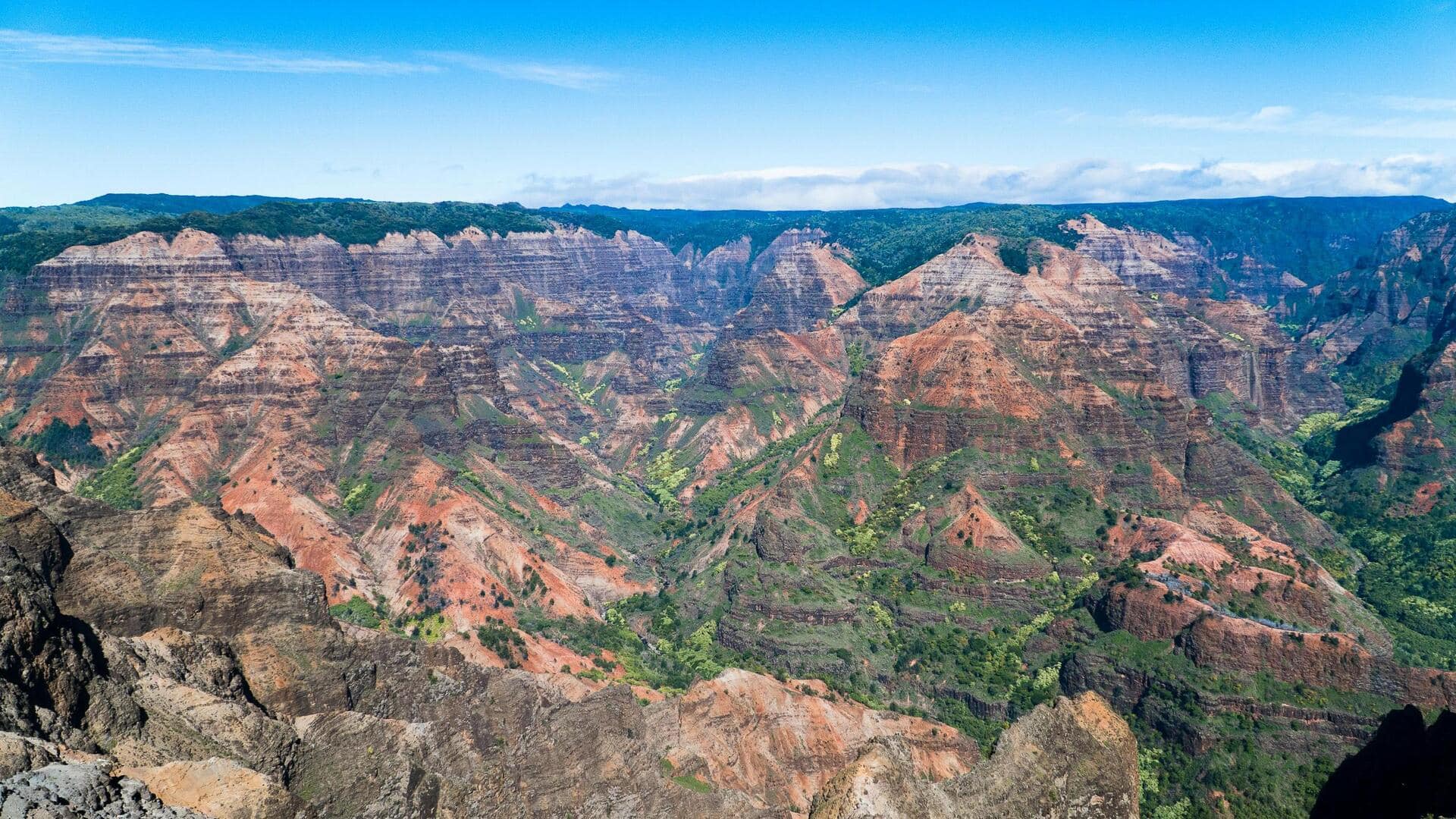 カウアイ島の静かな山谷を探る