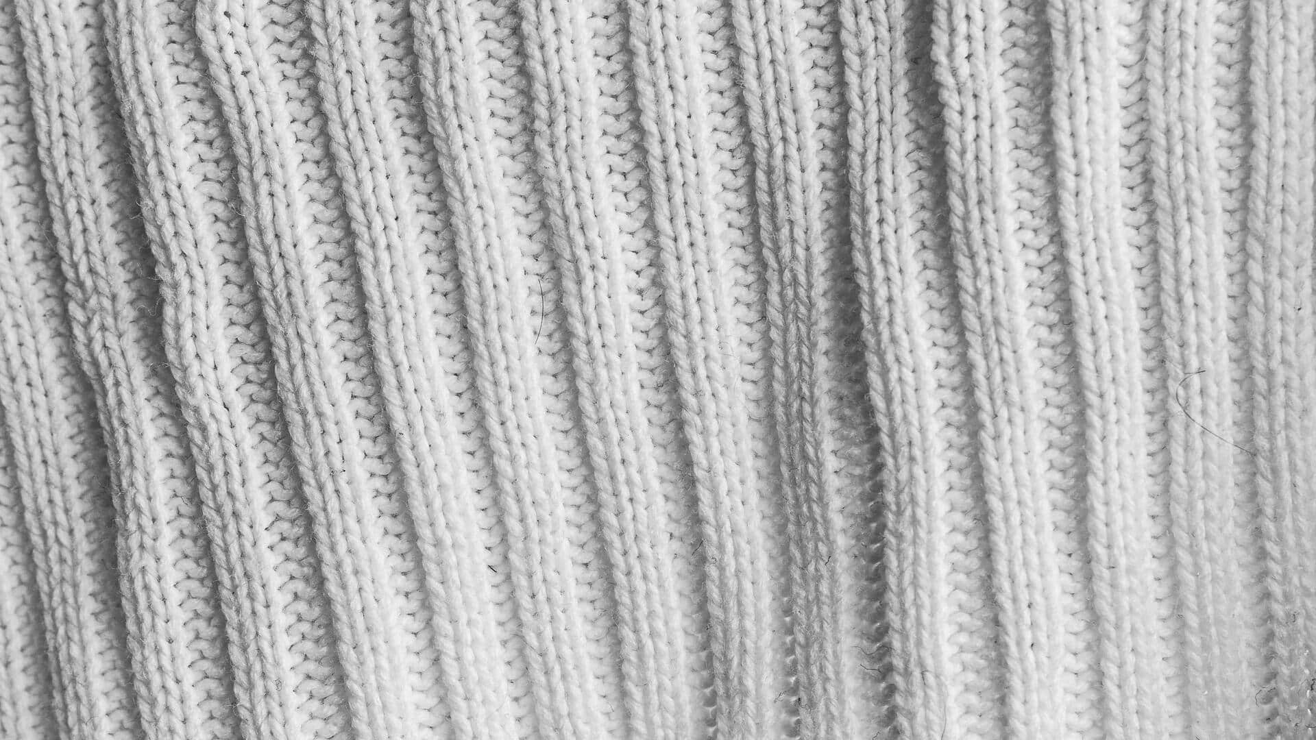 冬のビジネスカジュアルに最適なリブニットスカート5選