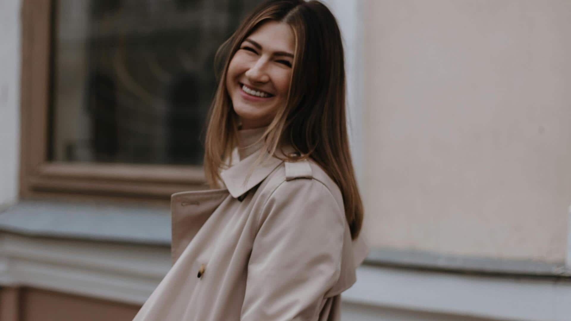 秋の日にぴったりな5つのニュートラルコート