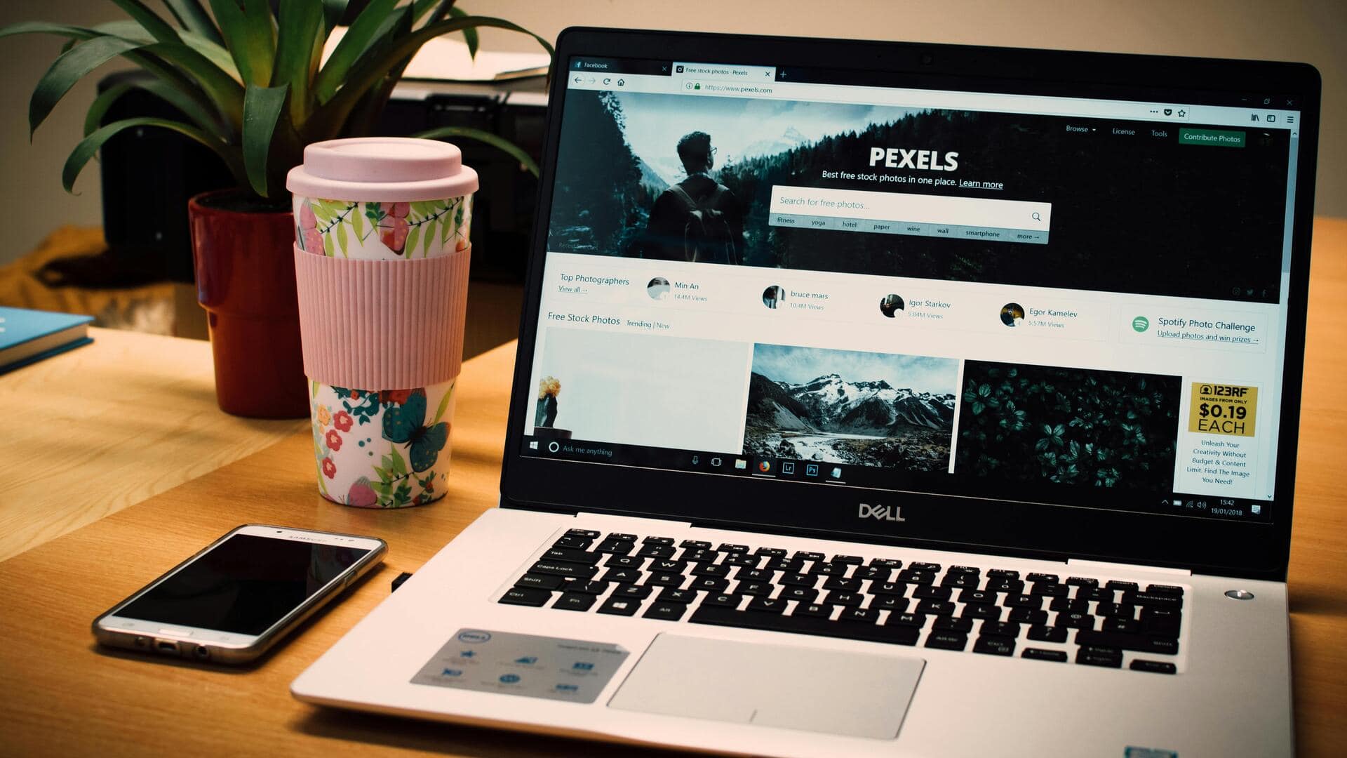 ノートパソコンのタッチパッドジェスチャーで効率的にナビゲートする方法