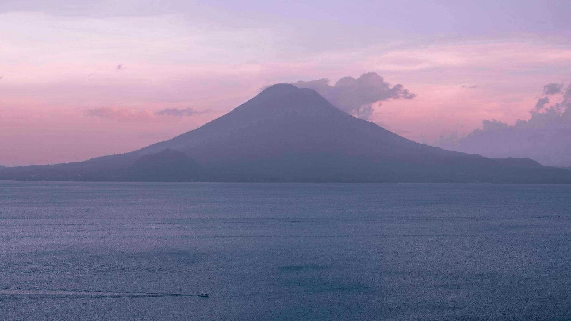 グアテマラの美しい湖、アティトラン湖を探る