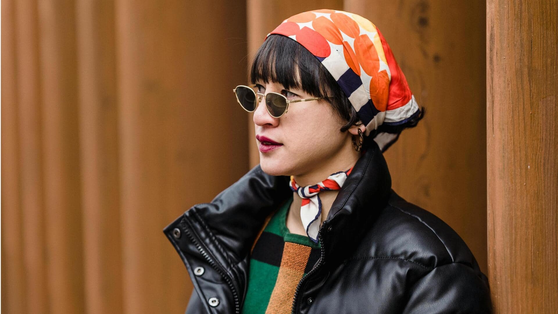 冬の街中でエッジの効いたレイヤードスタイルを楽しむ方法