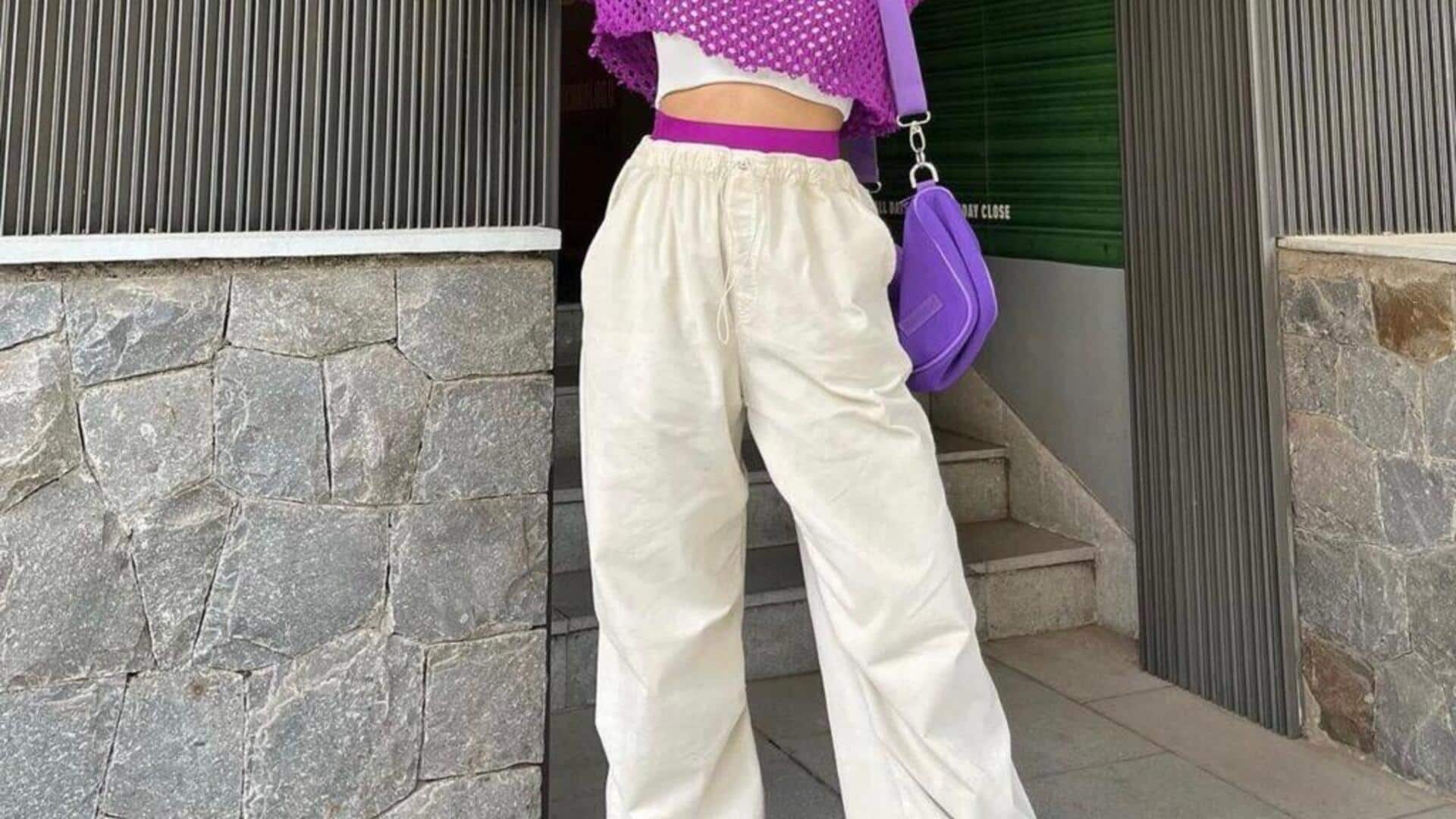 夏の都会スタイル: メッシュトップスの多様なレイヤー