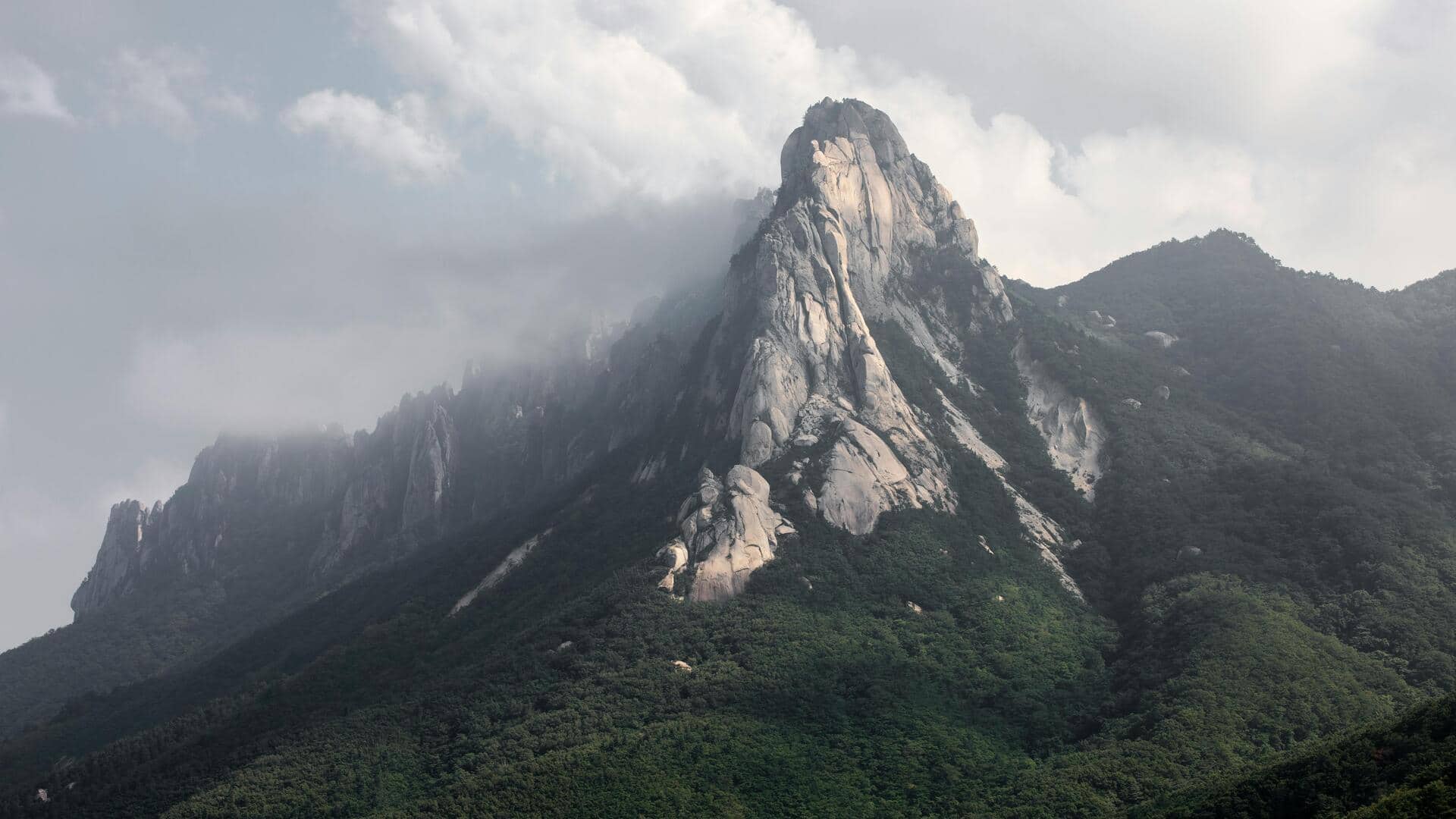 韓国の美しい自然、雪嶽山を探訪しよう