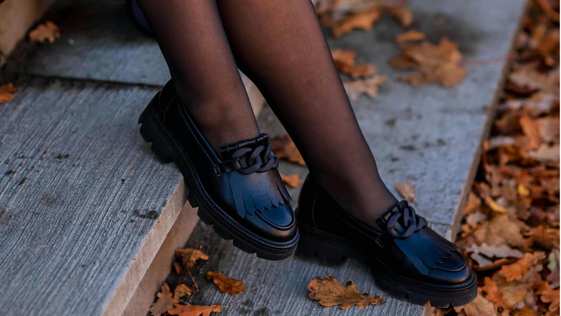 冬のワードローブを変える五つのテクスチャードタイツ