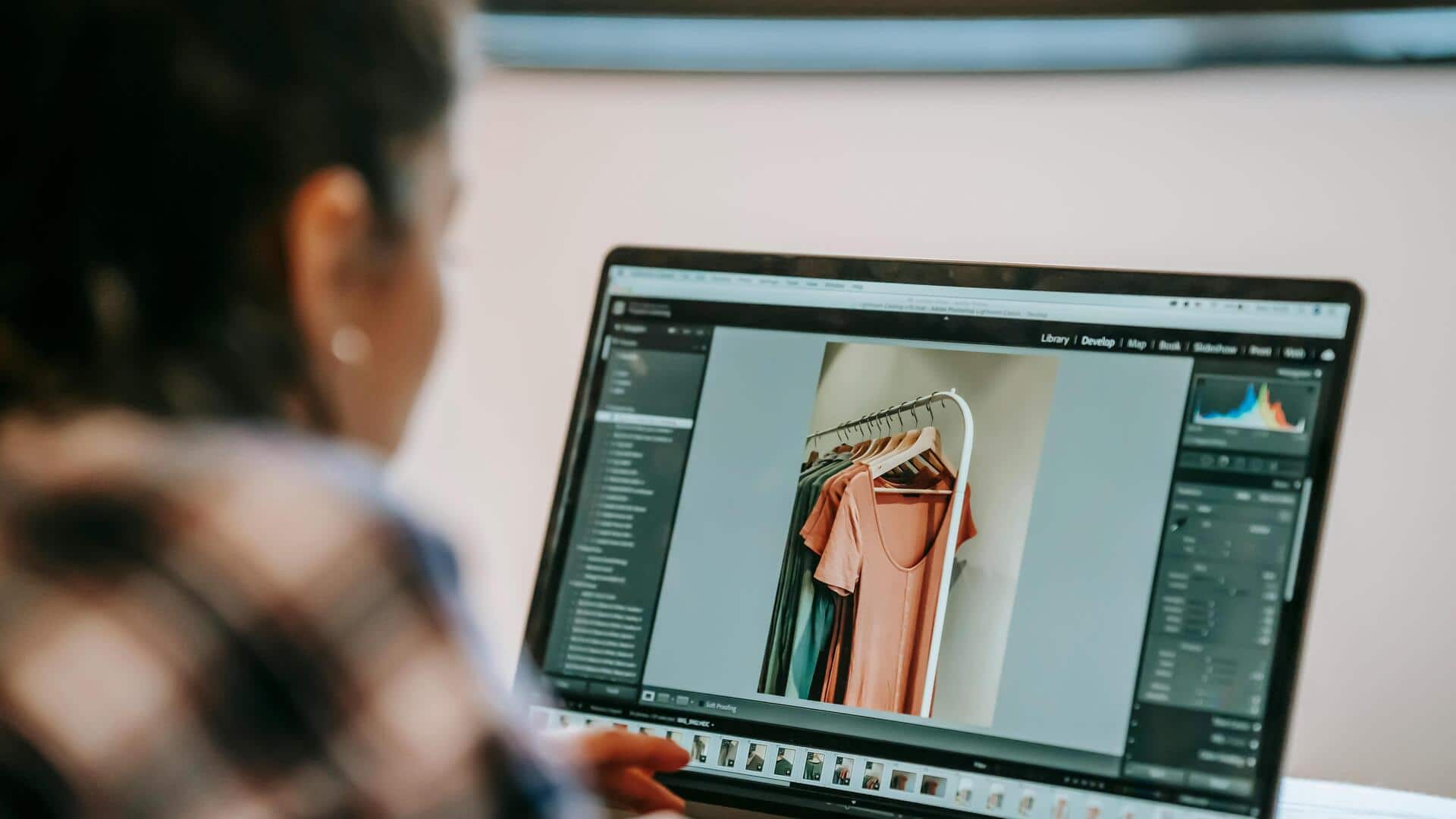 デジタルフォトフレームでスライドショーを簡単に設定する方法