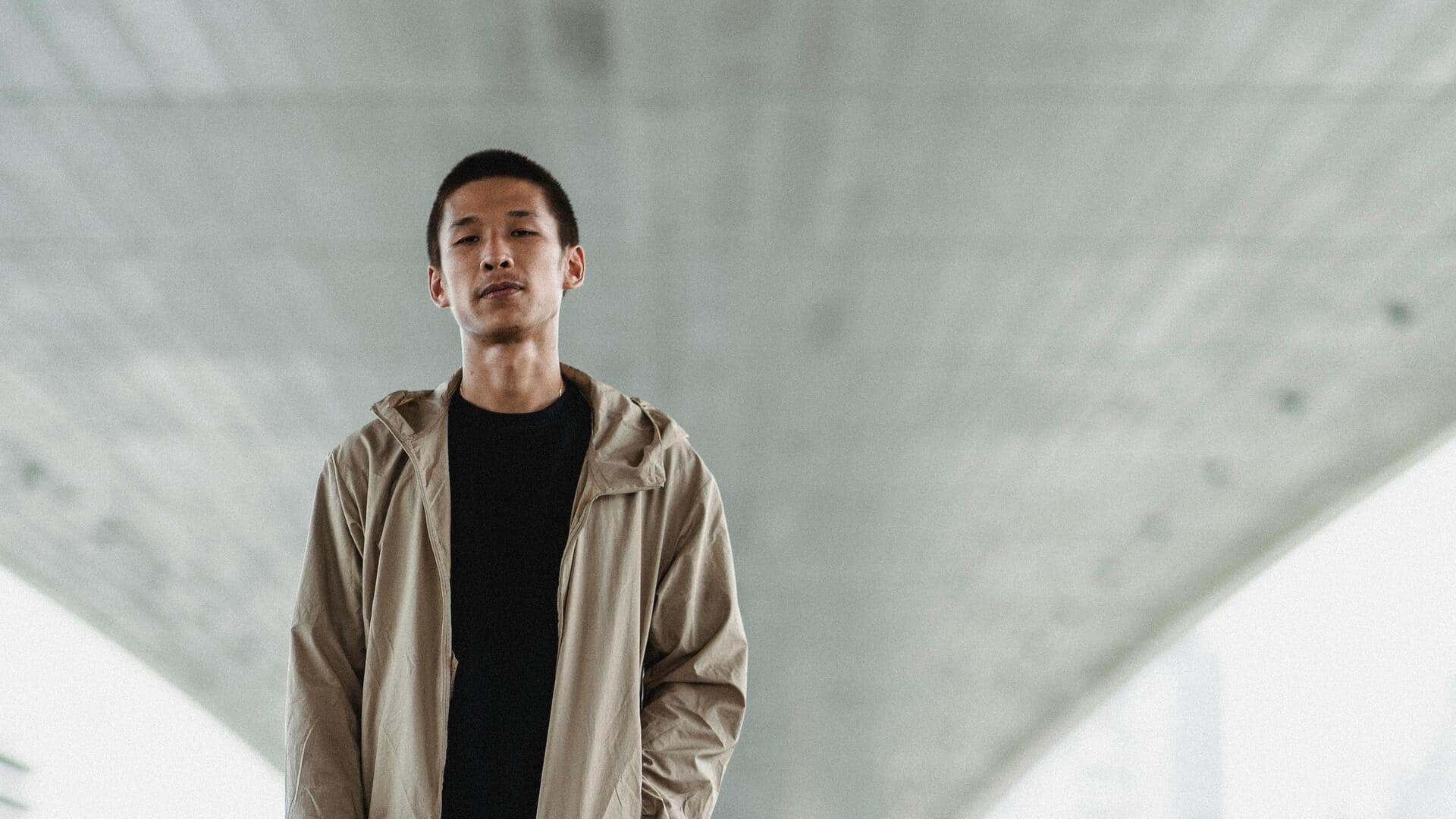 秋の東京で楽しむレイヤードストリートスタイル