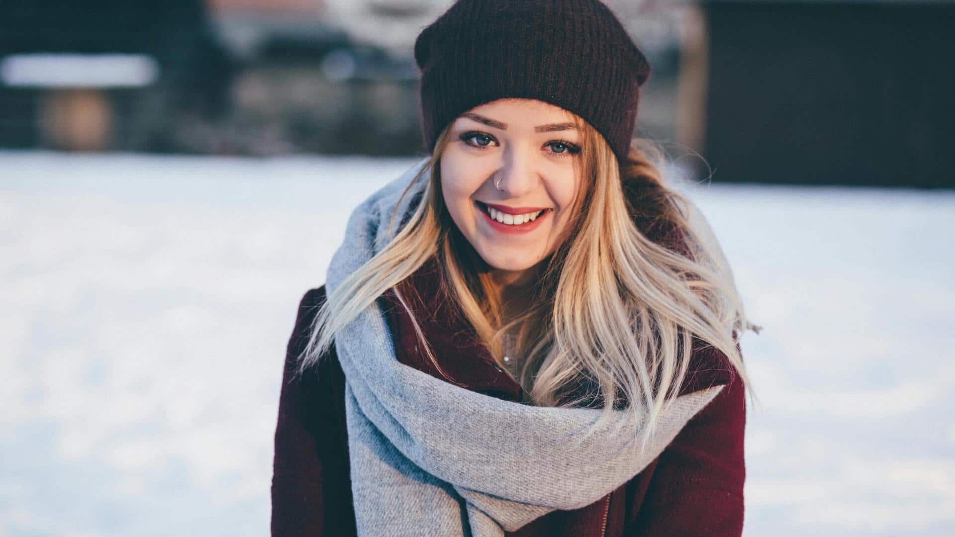 冬のファッションを格上げするパターンレイヤリング