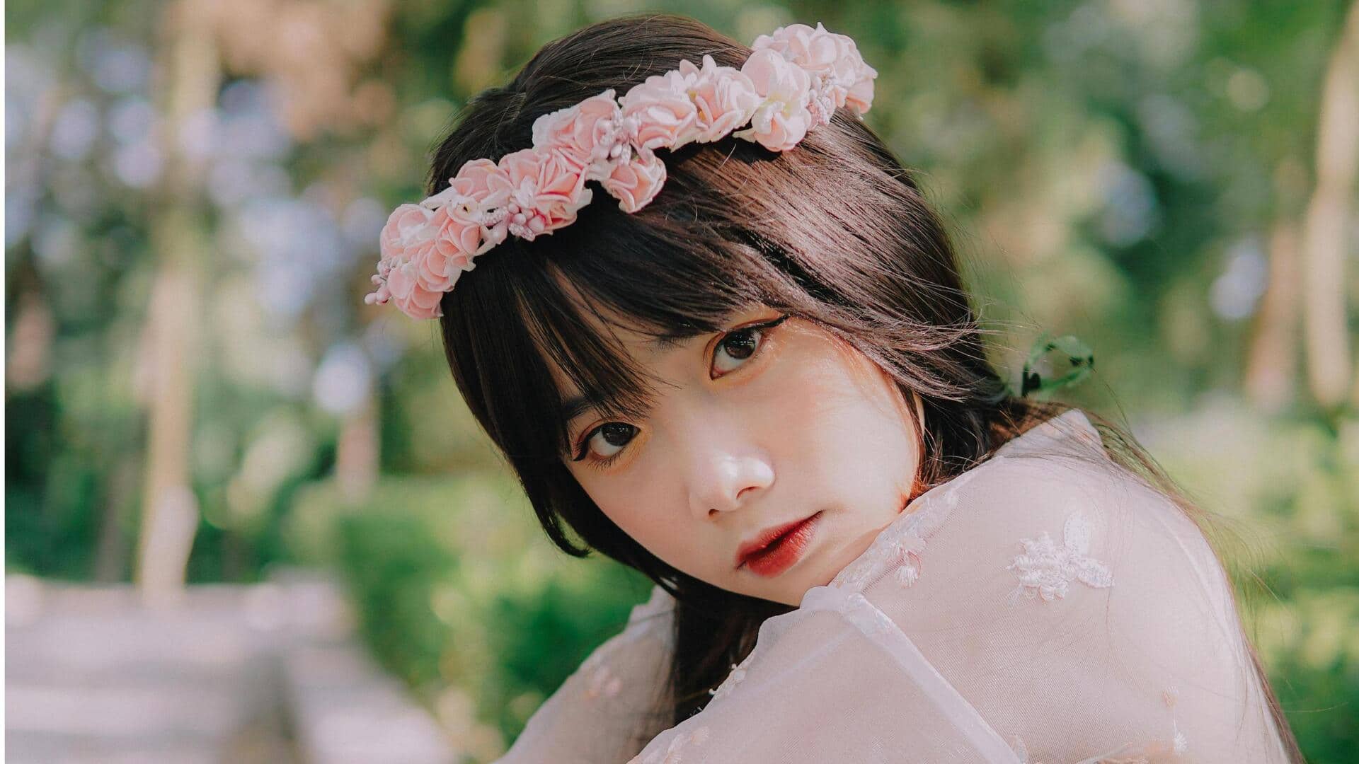 フローラルヘッドバンドで夏のスタイルを変える フローラルヘッドバンドで夏のスタイルを変える