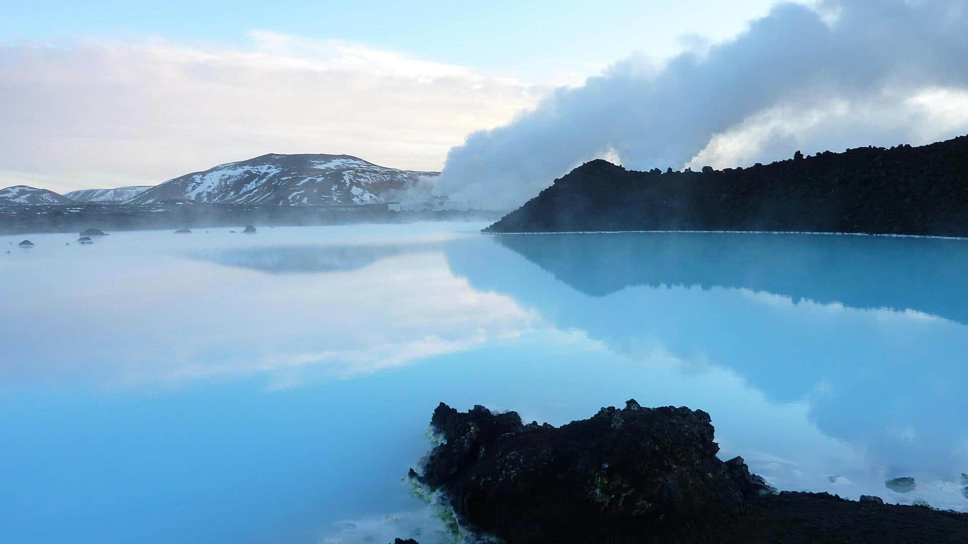 アイスランドの地熱温泉とオーロラを探る アイスランドの地熱温泉とオーロラを探る