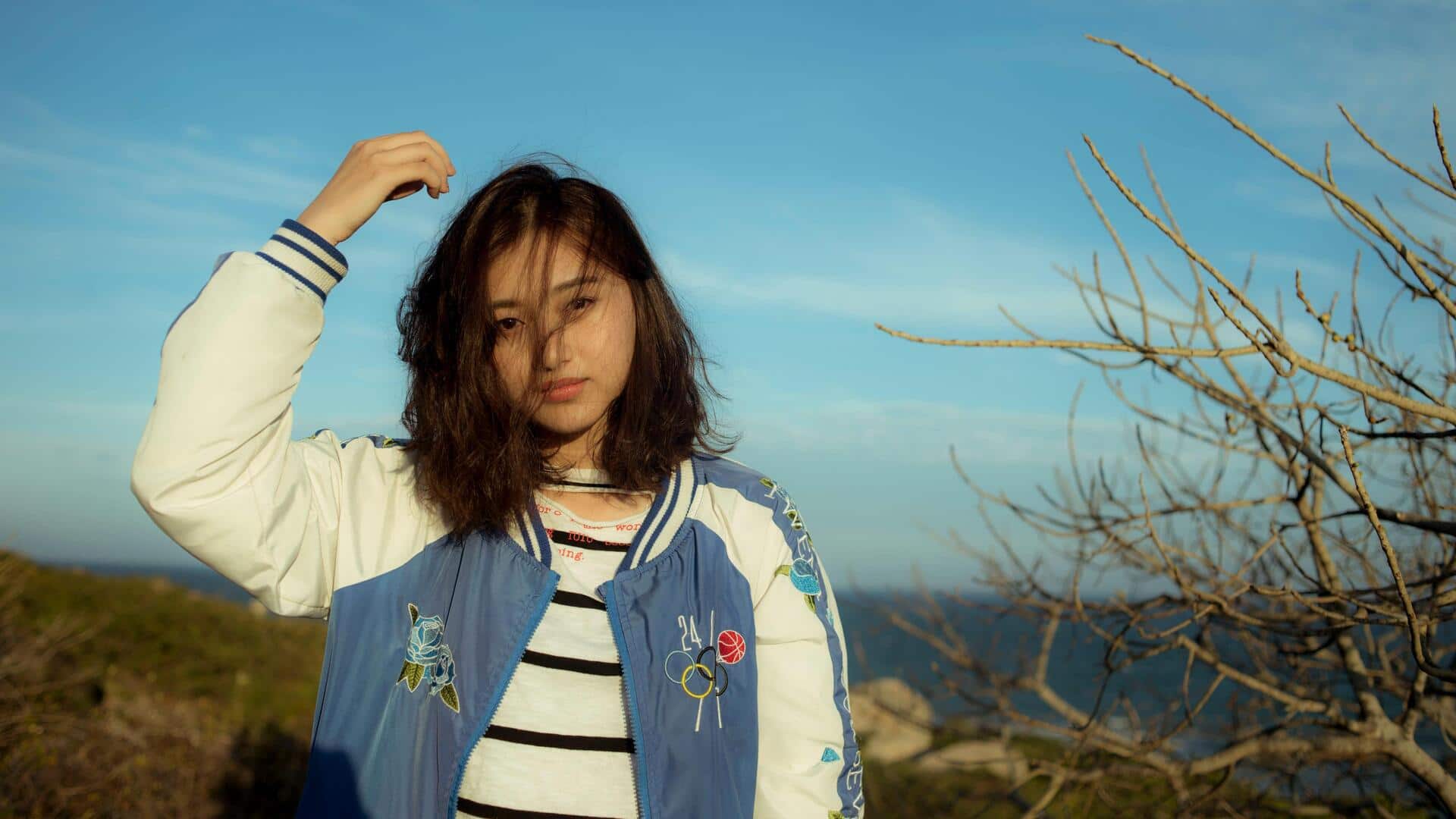 リバーシブルボンバージャケットで冬の重ね着を楽しむ5つの方法