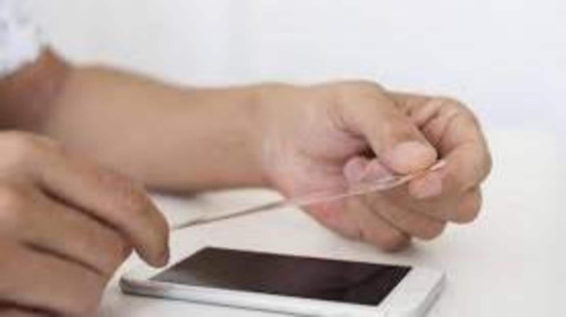 スマートフォン画面の反射を減らす効果的な方法