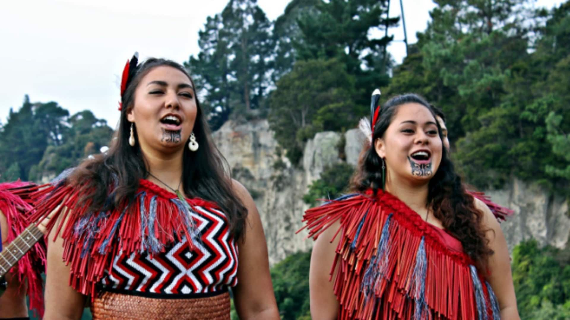 Trajes Tradicionais Dos Maori