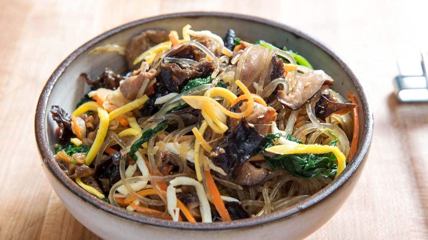 Japchae Coreano De Batata Doce: Guia De Preparação