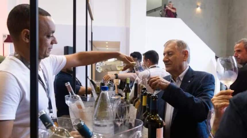 Como Se Vestir Para Um Evento De Degustação De Vinhos