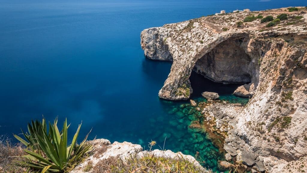 Descubra A Gruta Azul De Malta