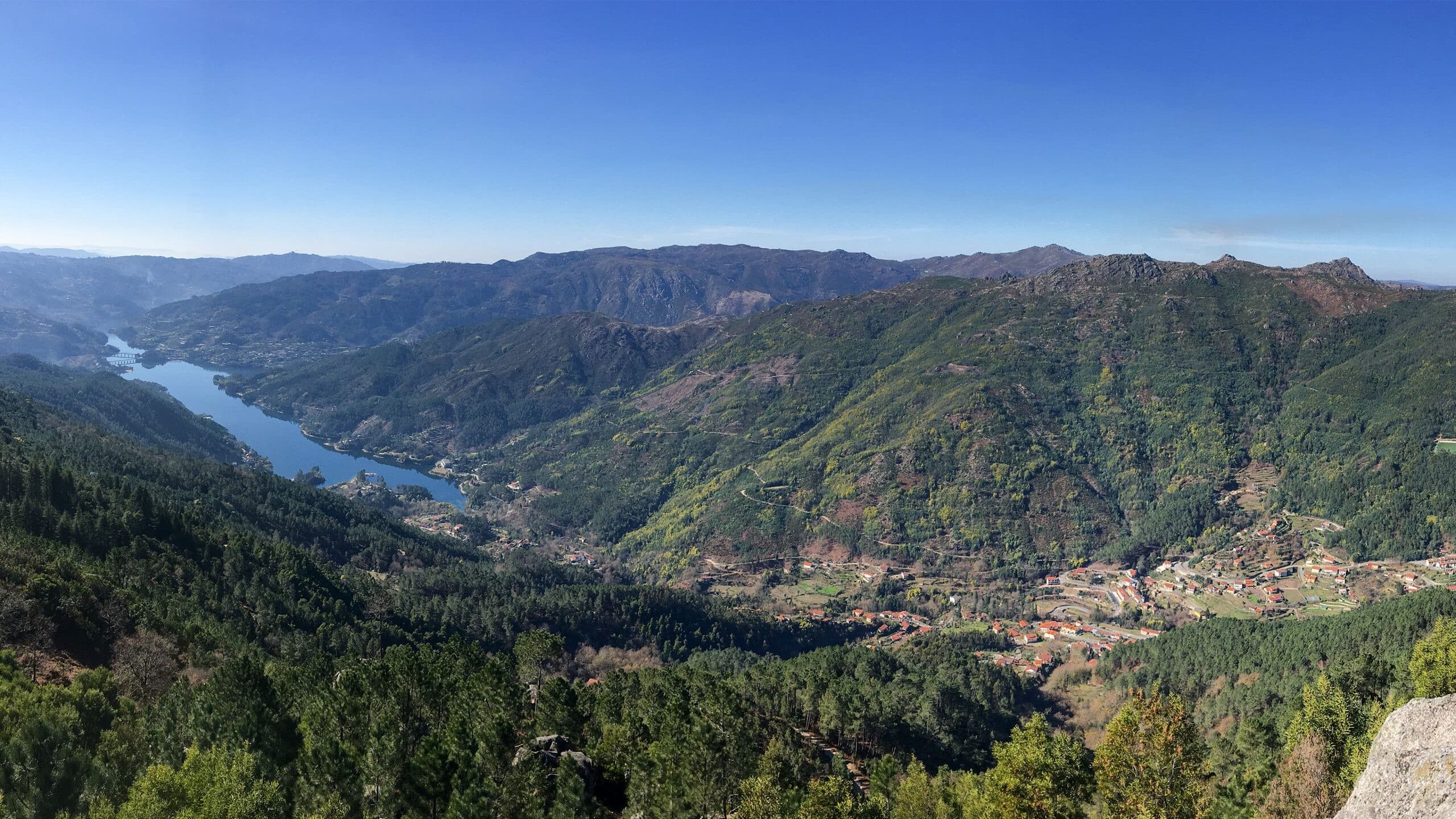 Explore A Beleza Natural Da Serra Do Gerês, Portugal