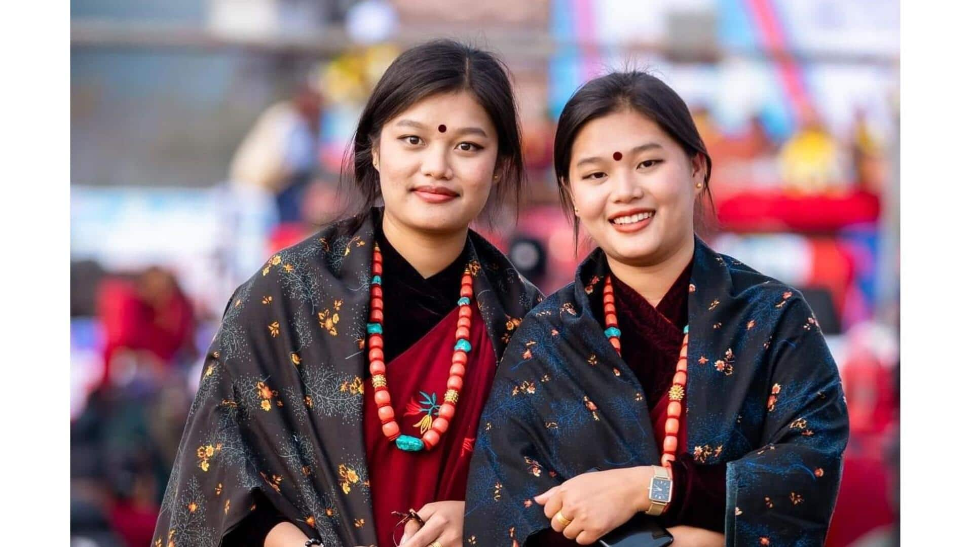 Traje Tradicional Dos Gurung Do Nepal